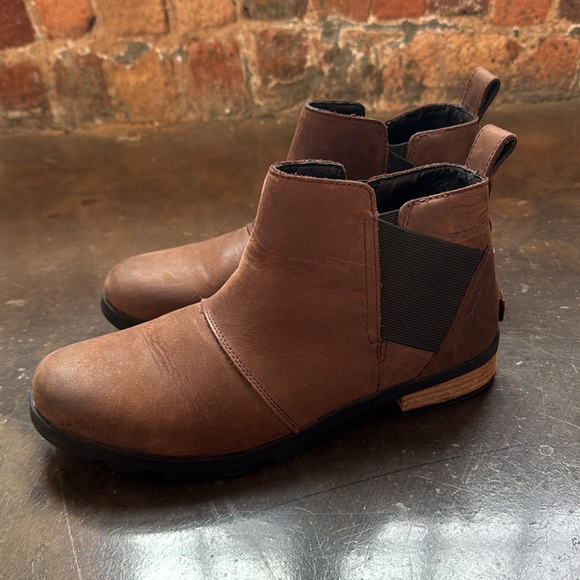 Sorel Womens Emelie Chelsea Boot - Picture 4 of 10